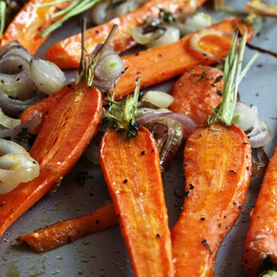 Roasted Carrots with Shallots & Thyme recipe