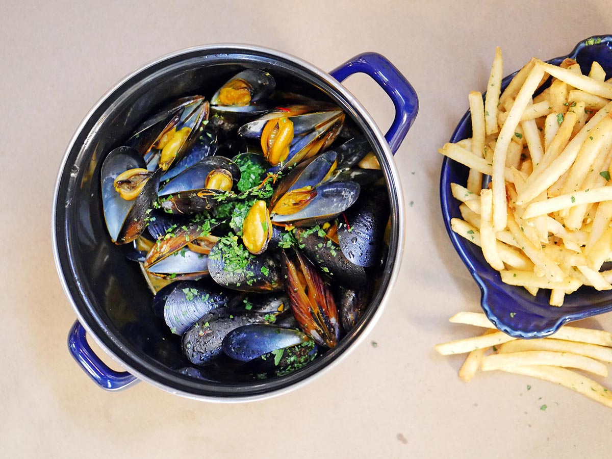 Mussels and Fries at Bell's Los Alamos